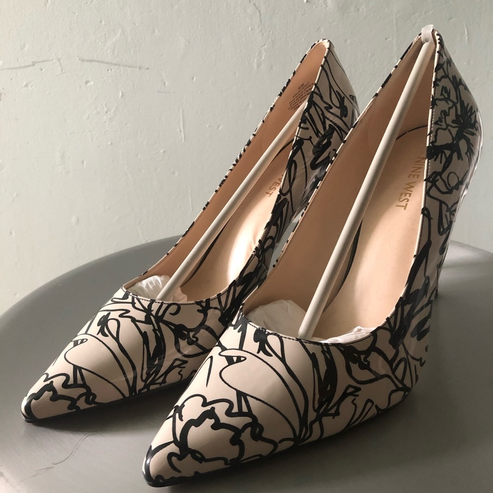 Nine West Black Squiggle Ezra Pumps Size 9.5M